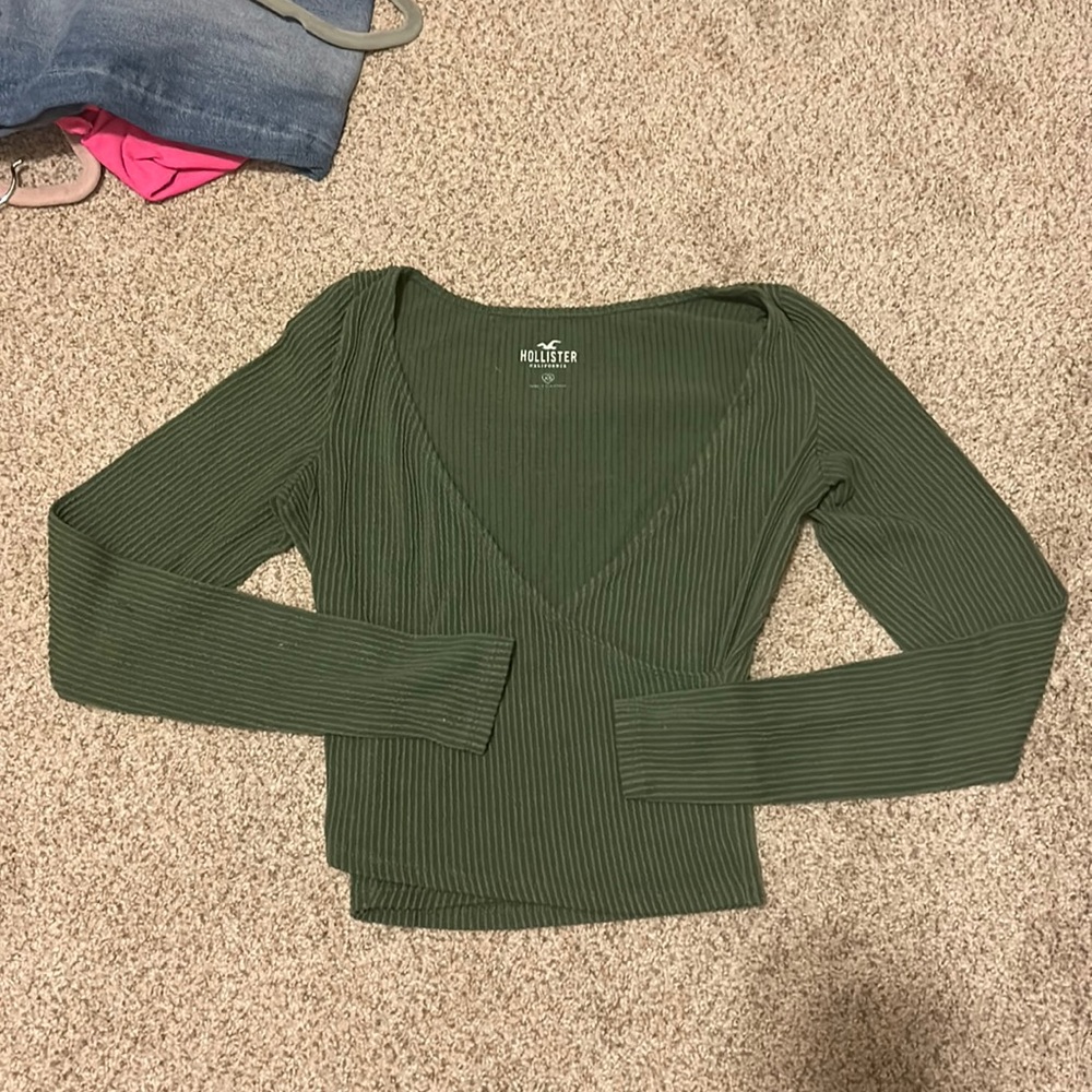 hollister ribbed dark green fitted top